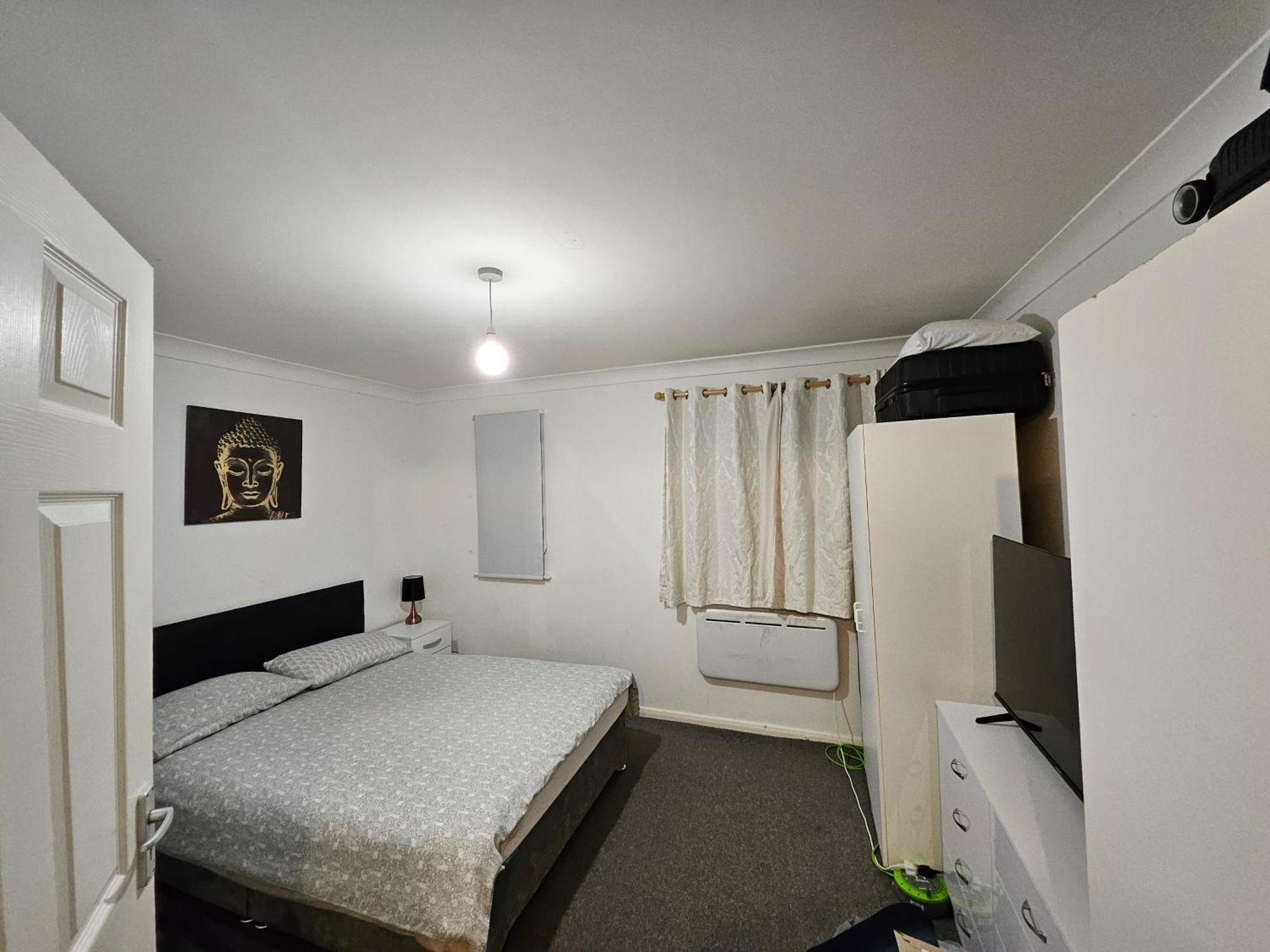 Lovely Fully Furnished One Bed Flat To Let Енфийлд Екстериор снимка